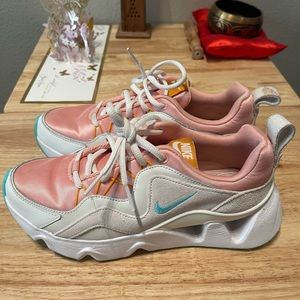 Nike RYZ-peach